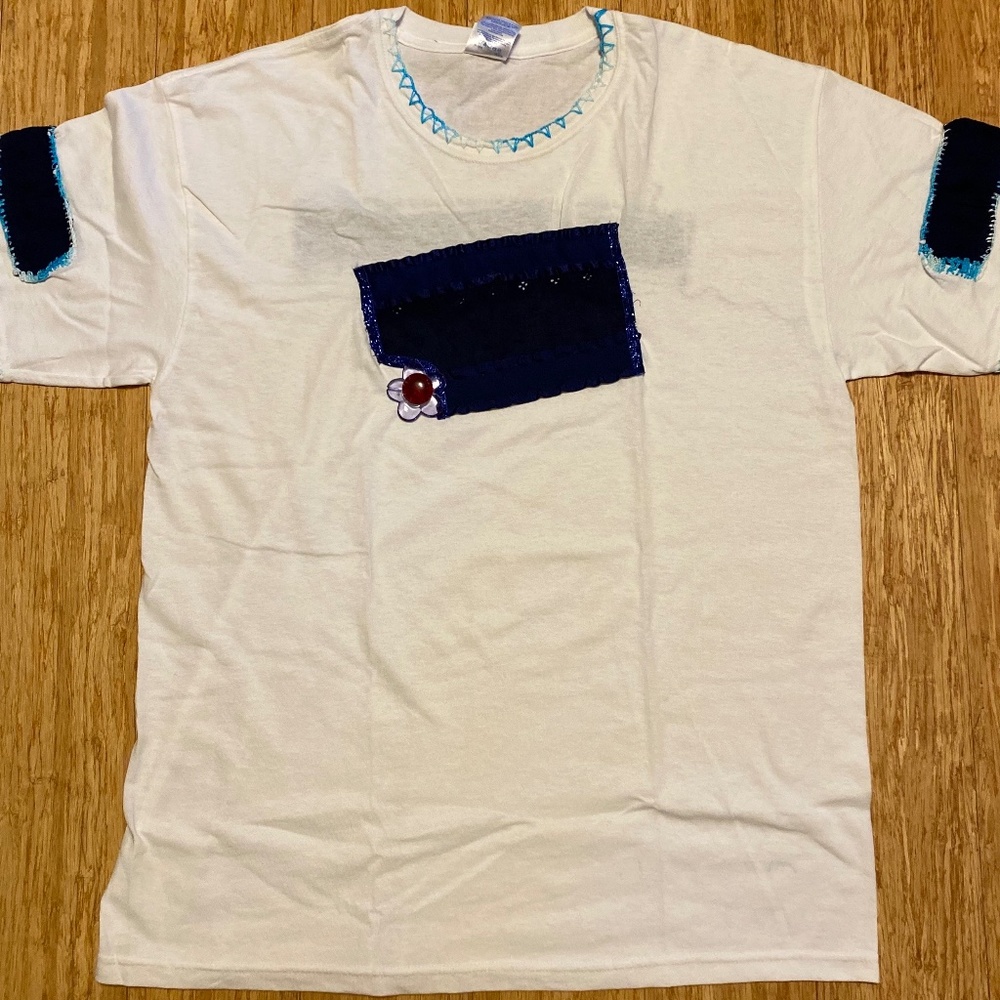 Decorated t-shirt handmade by Carla
